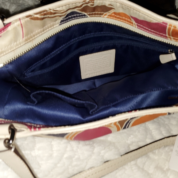 Coach purse, tote, large bag. Like new condition with minimal use. - Picture 3 of 3